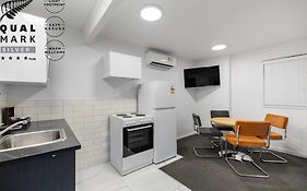 Lakeview Colonial Motel